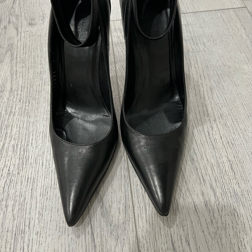 Gucci pointy pumps